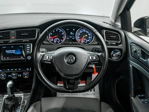 Хетчбэк Volkswagen Golf 2013 года, 1300000 рублей, Красноярск