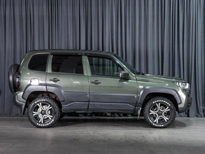 Внедорожник ВАЗ (LADA) Niva Travel 2022 года, 1025000 рублей, Волгоград