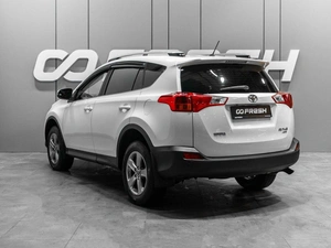 Внедорожник Toyota RAV4 2015 года, 2180000 рублей, Тюмень