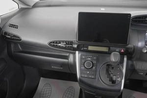 Минивэн Toyota Wish 2009 года, 1349000 рублей, Кемерово