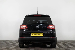 Внедорожник Volkswagen Tiguan 2010 года, 1489000 рублей, Сургут
