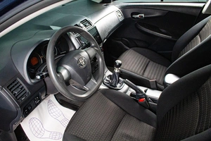 Седан Toyota Corolla 2012 года, 1029000 рублей, Сургут