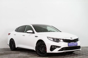 Седан Kia Optima 2018 года, 2039000 рублей, Сургут