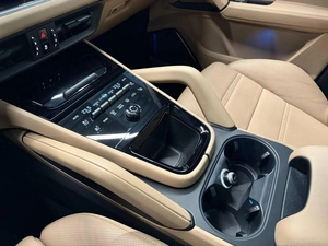 Внедорожник Porsche Cayenne Turbo 2024 года, 29000000 рублей, Павловская Слобода