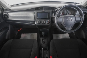 Седан Toyota Corolla Axio 2017 года, 1259000 рублей, Кемерово