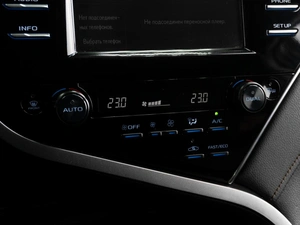 Седан Toyota Camry 2019 года, 2499000 рублей, Тюмень