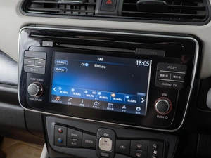 Хетчбэк Nissan Leaf 2017 года, 1649000 рублей, Тюмень