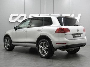 Внедорожник Volkswagen Touareg 2012 года, 1965000 рублей, Воронеж