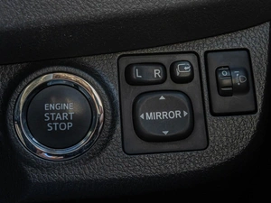 Хетчбэк Toyota Vitz 2014 года, 800000 рублей, Краснодар