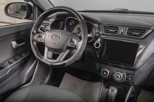 Седан Kia Rio 2012 года, 899000 рублей, Томск