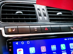 Седан Volkswagen Polo 2016 года, 1050000 рублей, Красноярск