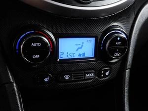 Седан Hyundai Solaris 2011 года, 899000 рублей, Воронеж