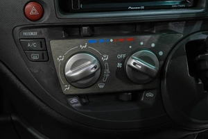 Минивэн Toyota Sienta 2012 года, 859000 рублей, Новокузнецк