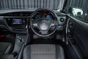 Хетчбэк Toyota Auris 2016 года, 1550000 рублей, Красноярск