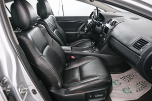 Седан Toyota Avensis 2009 года, 1269000 рублей, Красноярск