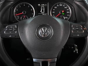 Внедорожник Volkswagen Tiguan 2012 года, 1499000 рублей, Ростов-на-Дону