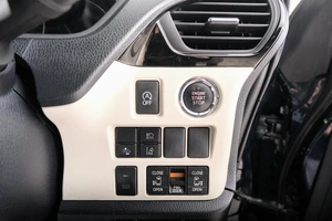 Минивэн Toyota Noah 2019 года, 2199000 рублей, Красноярск
