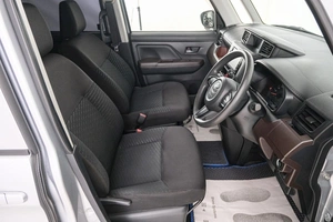 Хетчбэк Toyota Tank 2017 года, 899000 рублей, Красноярск