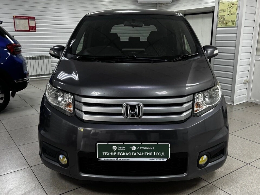 Минивэн Honda Freed 2013 года, 1050000 рублей, Ачинск