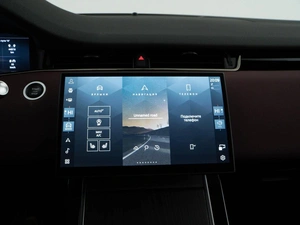 Внедорожник Land Rover Range Rover Evoque 2024 года, 5376444 рублей, Москва