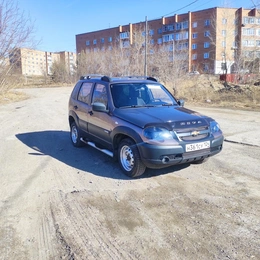 Внедорожник Chevrolet Niva 2014 года, 448000 рублей, Красноярск