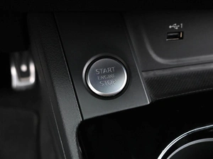 Седан Audi A4 2020 года, 2999000 рублей, Кирилловка