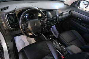 Внедорожник Mitsubishi Outlander 2018 года, 2349000 рублей, Омск