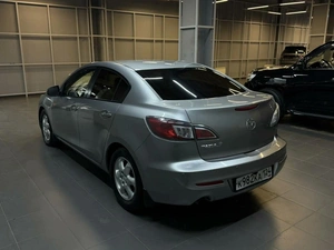 Седан Mazda 3 2012 года, 927000 рублей, Красноярск