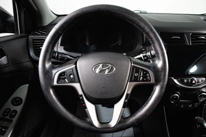 Седан Hyundai Solaris 2016 года, 1269000 рублей, Сургут