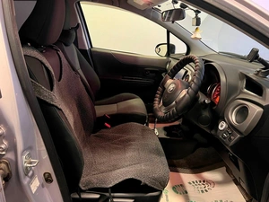 Хетчбэк Toyota Vitz 2013 года, 839000 рублей, Красноярск