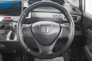Минивэн Honda Freed 2014 года, 1199000 рублей, Кемерово