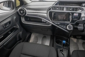 Хетчбэк Toyota Aqua 2016 года, 1099000 рублей, Барнаул
