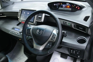 Минивэн Honda Freed 2016 года, 1258000 рублей, Солонцы