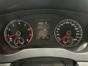 Седан Volkswagen Jetta 2011 года, 1040000 рублей, Красноярск