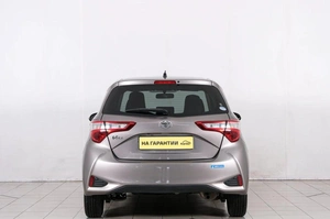 Хетчбэк Toyota Vitz 2018 года, 899000 рублей, Красноярск