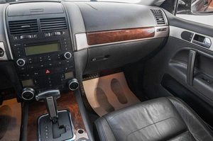 Внедорожник Volkswagen Touareg 2008 года, 1449000 рублей, Барнаул