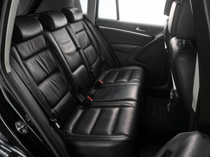 Внедорожник Volkswagen Tiguan 2011 года, 1399000 рублей, Тюмень