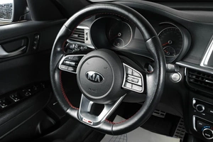 Седан Kia Optima 2019 года, 2649000 рублей, Тюмень