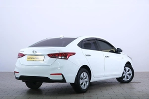 Седан Hyundai Solaris 2018 года, 1059000 рублей, Омск