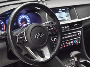 Седан Kia K5 2019 года, 1849000 рублей, Красноярск