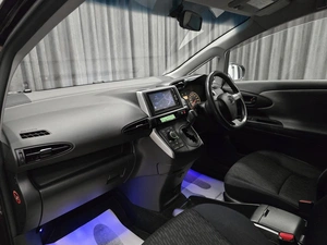 Минивэн Toyota Wish 2011 года, 1249000 рублей, Красноярск