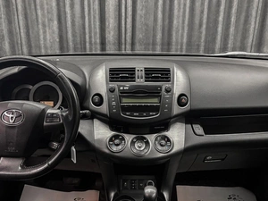 Внедорожник Toyota RAV4 2011 года, 1549000 рублей, Красноярск