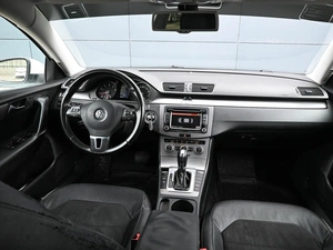 Седан Volkswagen Passat 2012 года, 999000 рублей, Кирилловка