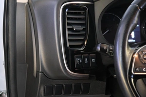 Внедорожник Mitsubishi Outlander 2018 года, 2349000 рублей, Омск