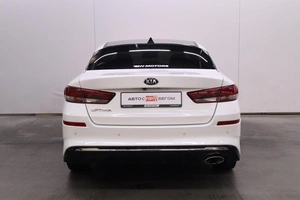 Седан Kia Optima 2019 года, 2150000 рублей, Брянск