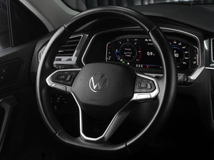 Внедорожник Volkswagen Tiguan 2021 года, 3499000 рублей, Тюмень