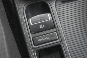 Внедорожник Volkswagen Tiguan 2012 года, 1189000 рублей, Барнаул