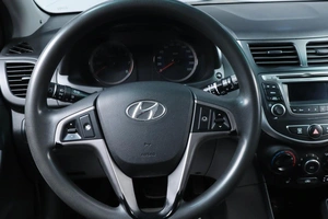 Хетчбэк Hyundai Solaris 2014 года, 920000 рублей, Челябинск