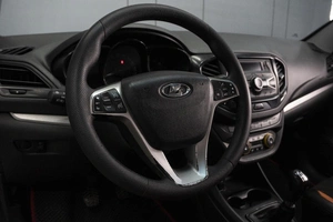 Седан ВАЗ (LADA) Vesta 2021 года, 800000 рублей, Омск