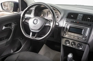 Седан Volkswagen Polo 2016 года, 1159000 рублей, Томск